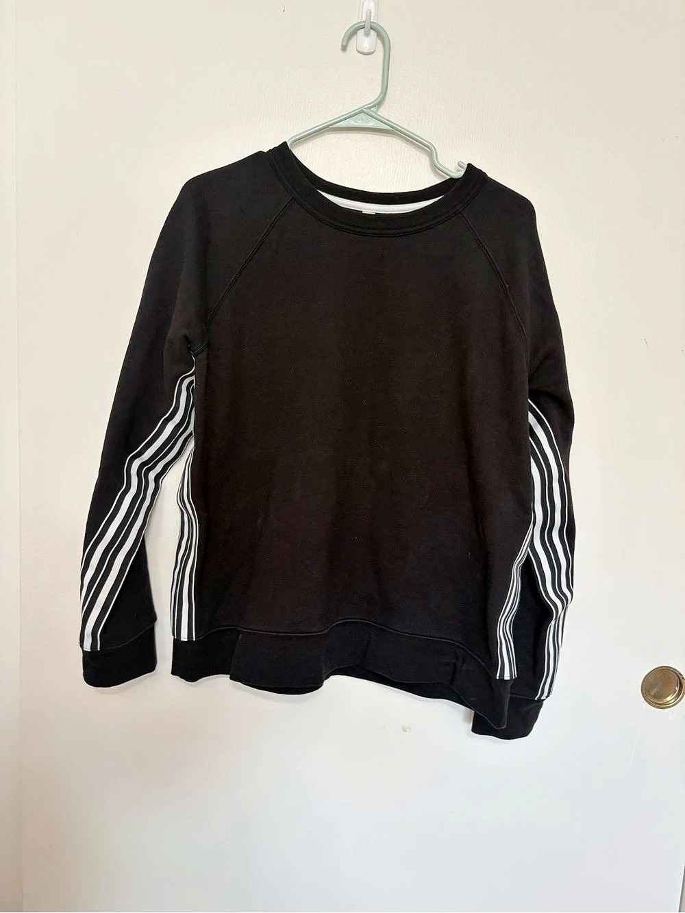 Athleta 24/7 Sweatshirt Striped Crewneck Black & White LargeT